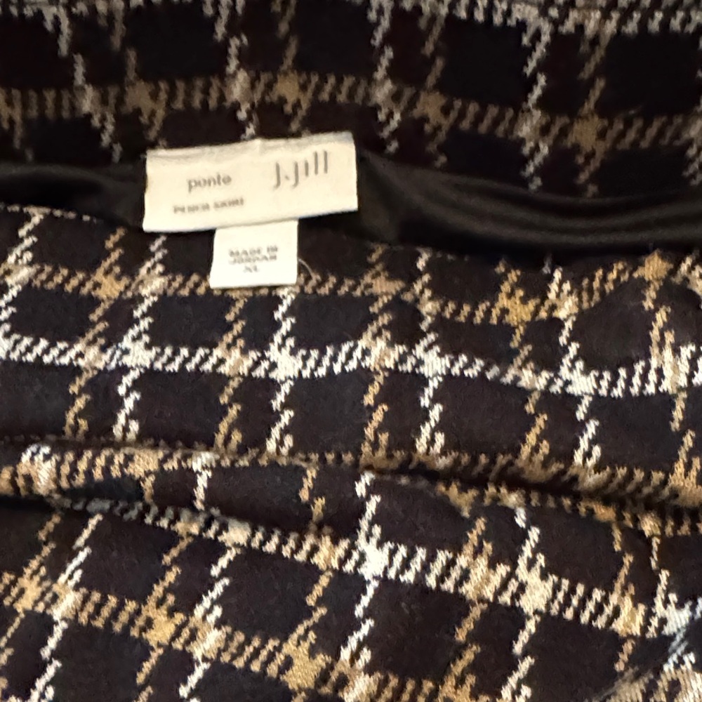 J. Jill Black and Tan Houndstooth Skirt